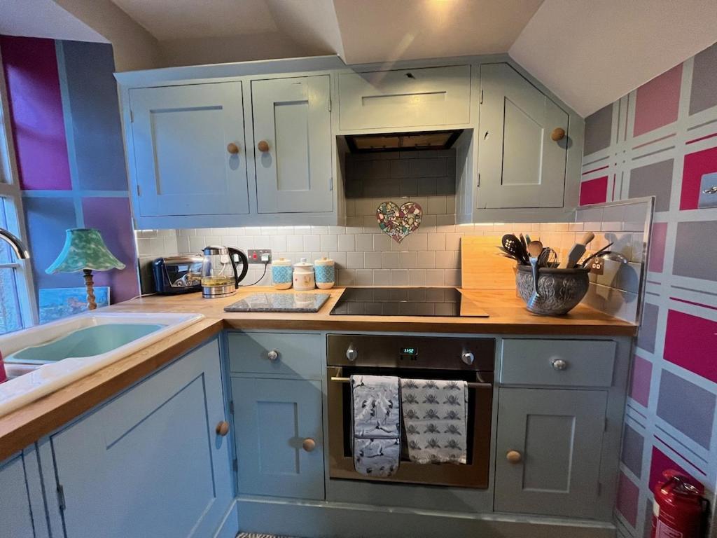 Quirky Highland Cottage With Stunning Views Fearn Lodge エクステリア 写真